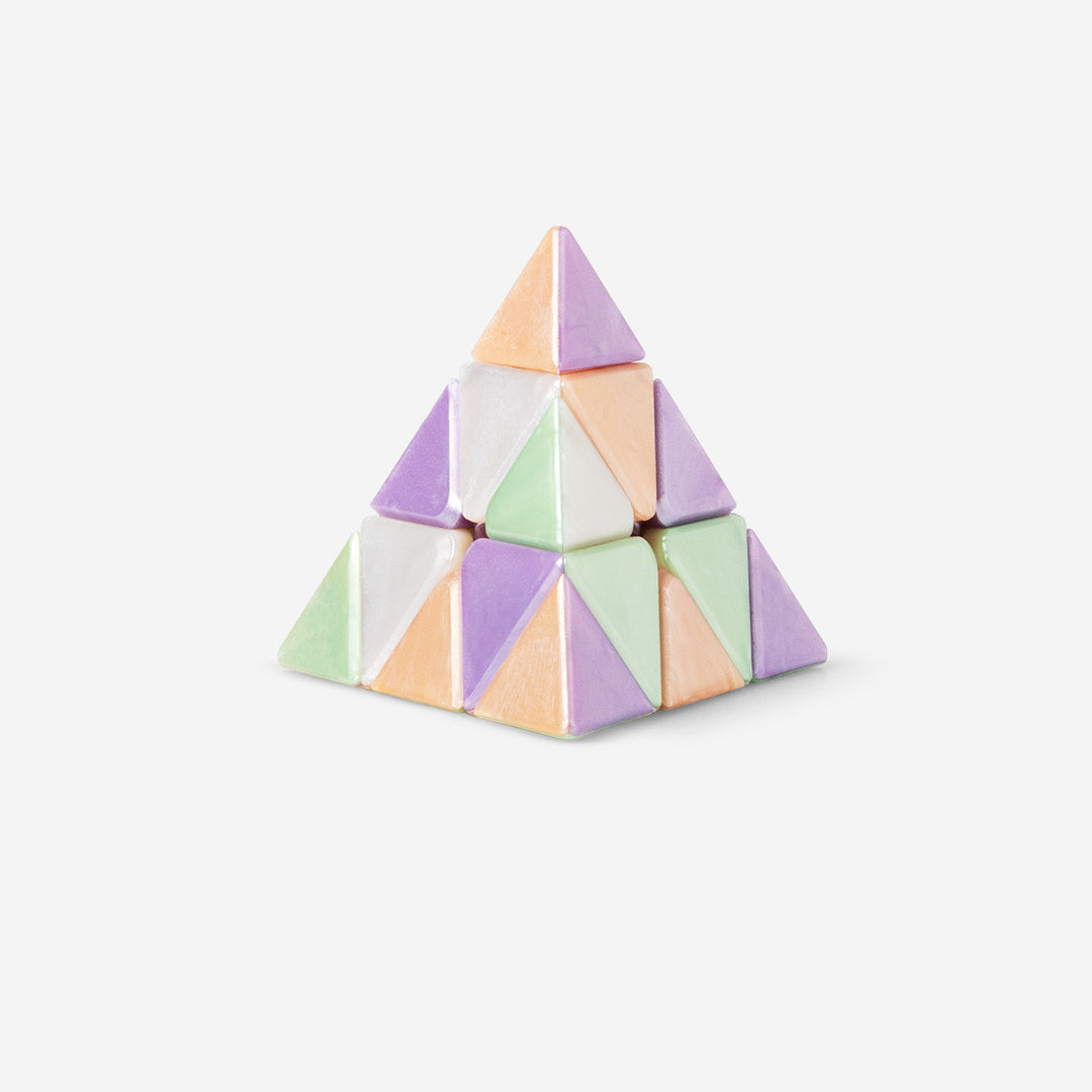 GAME IQ DICE ADVANCED IRREDESCENT TRIANGLE