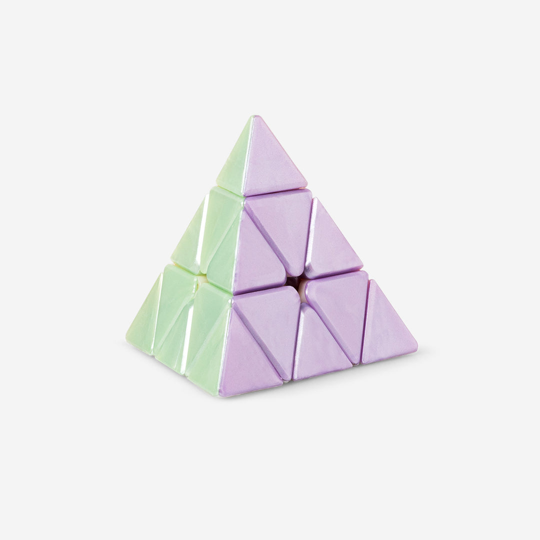 GAME IQ DICE ADVANCED IRREDESCENT TRIANGLE