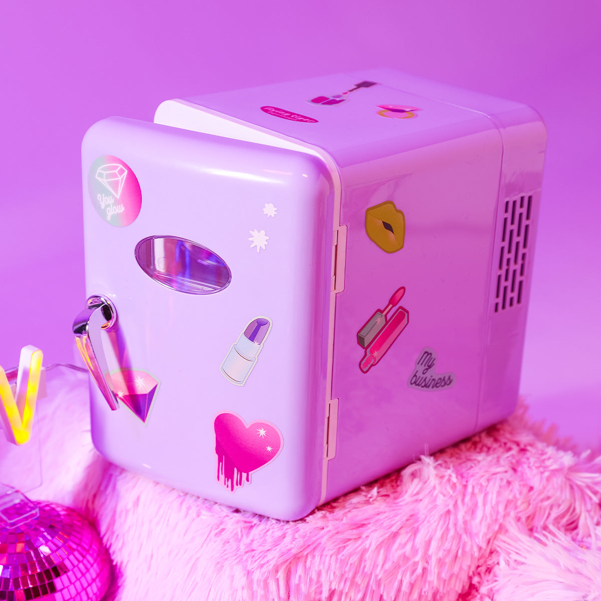 FRIDGE RETRO FOR COSMETICS W HANDLE + STICKERS USB