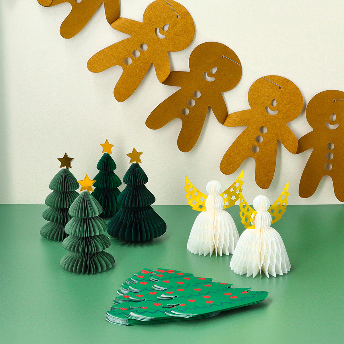 FOLD OUT TABLE DECORATION CHRISTMAS TREE 6 PCS