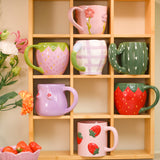 MUG WITH HANDEL STRAWBERRY SHAPE OPTION 2